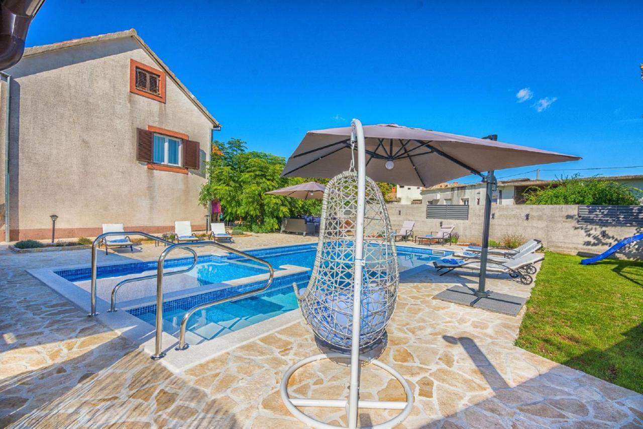 Holiday Home Tower With Private Pool, Sauna And Quads Smilcic Экстерьер фото