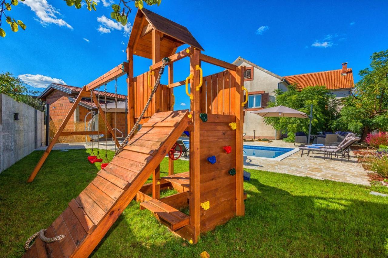 Holiday Home Tower With Private Pool, Sauna And Quads Smilcic Экстерьер фото